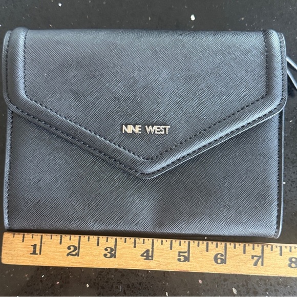 Bag Nine West Black Leather Wallet Sleek Professional Design - Picture 1 of 12